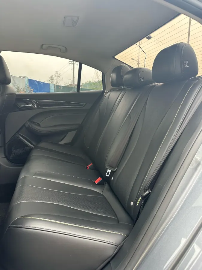 2021 Roewe i5 1.5L 120HP L4 5MT,autocango,china used car exporter,china ev exporter,chinese used car exporter,chinese used ev exporter