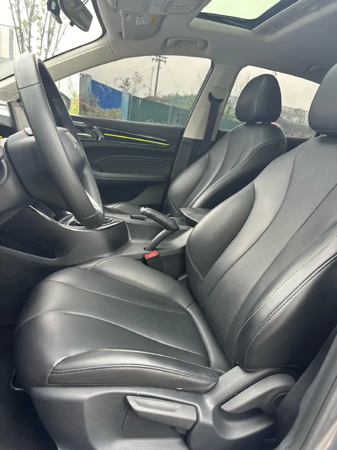 2021 Roewe i5 1.5L 120HP L4 5MT,autocango,china used car exporter,china ev exporter,chinese used car exporter,chinese used ev exporter