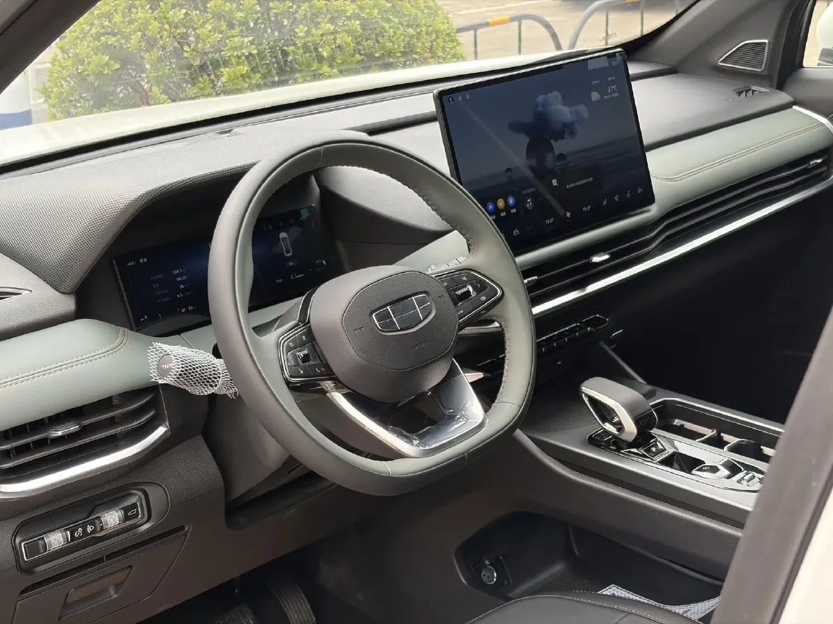 2024 Geely Okavango L 2.0T 218HP L4 7DCT,autocango,china used car exporter,china ev exporter,chinese used car exporter,chinese used ev exporter