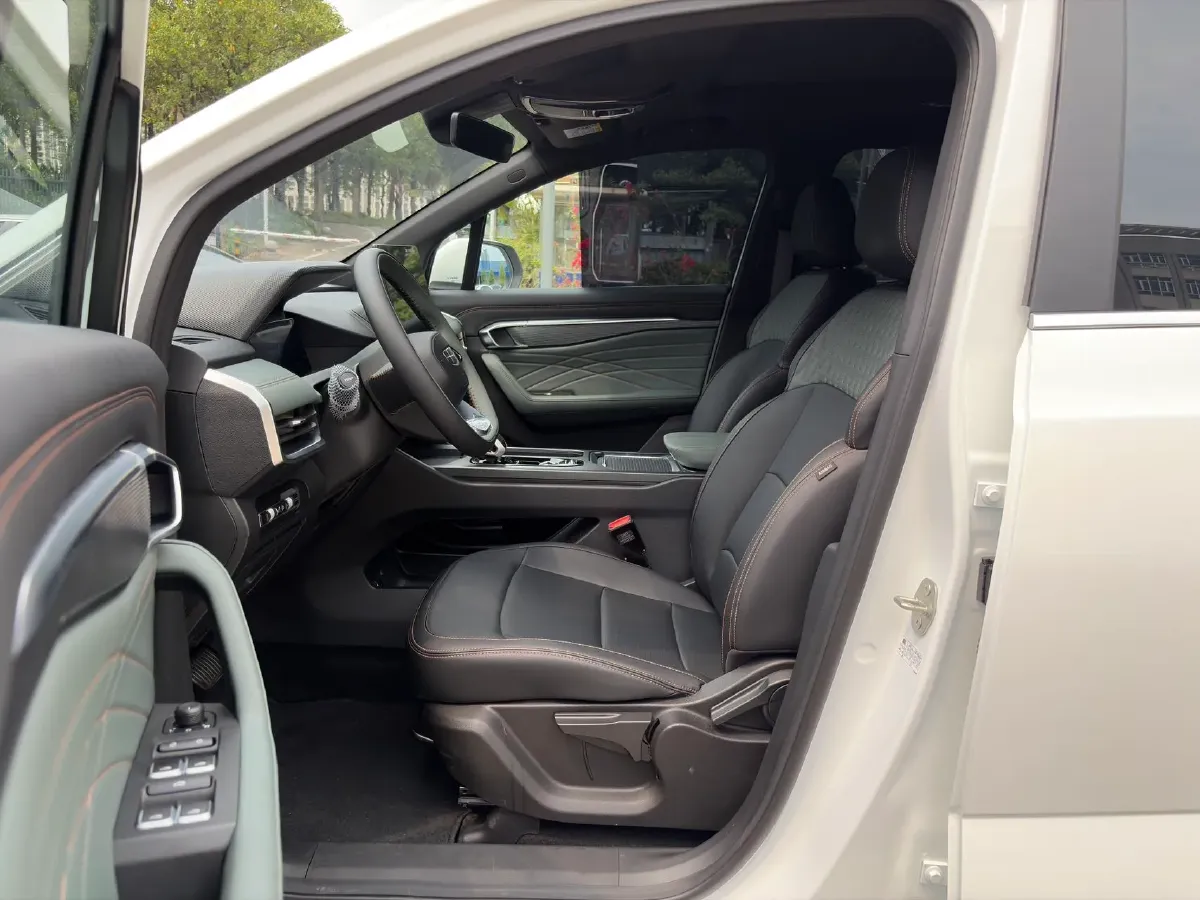 2024 Geely Okavango L 2.0T 218HP L4 7DCT,autocango,china used car exporter,china ev exporter,chinese used car exporter,chinese used ev exporter