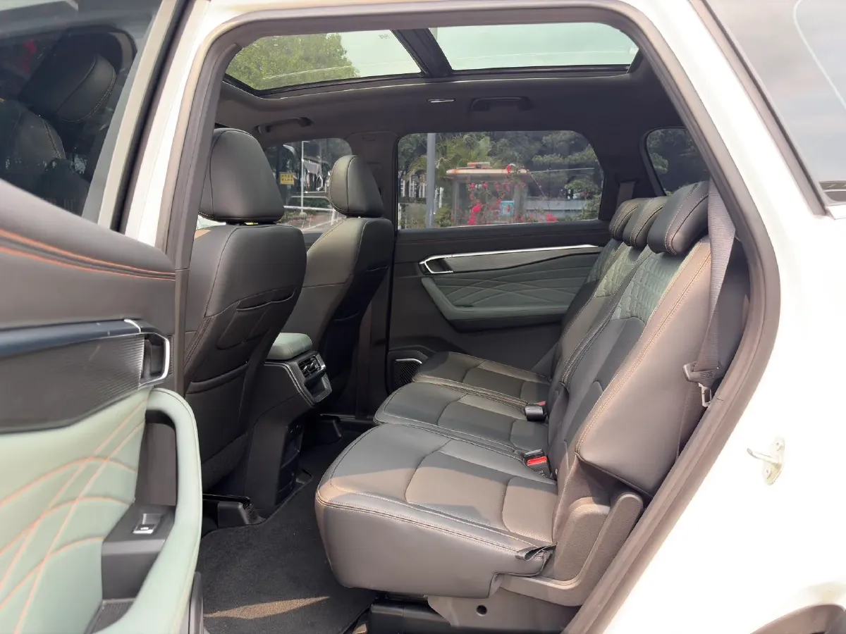 2024 Geely Okavango L 2.0T 218HP L4 7DCT,autocango,china used car exporter,china ev exporter,chinese used car exporter,chinese used ev exporter