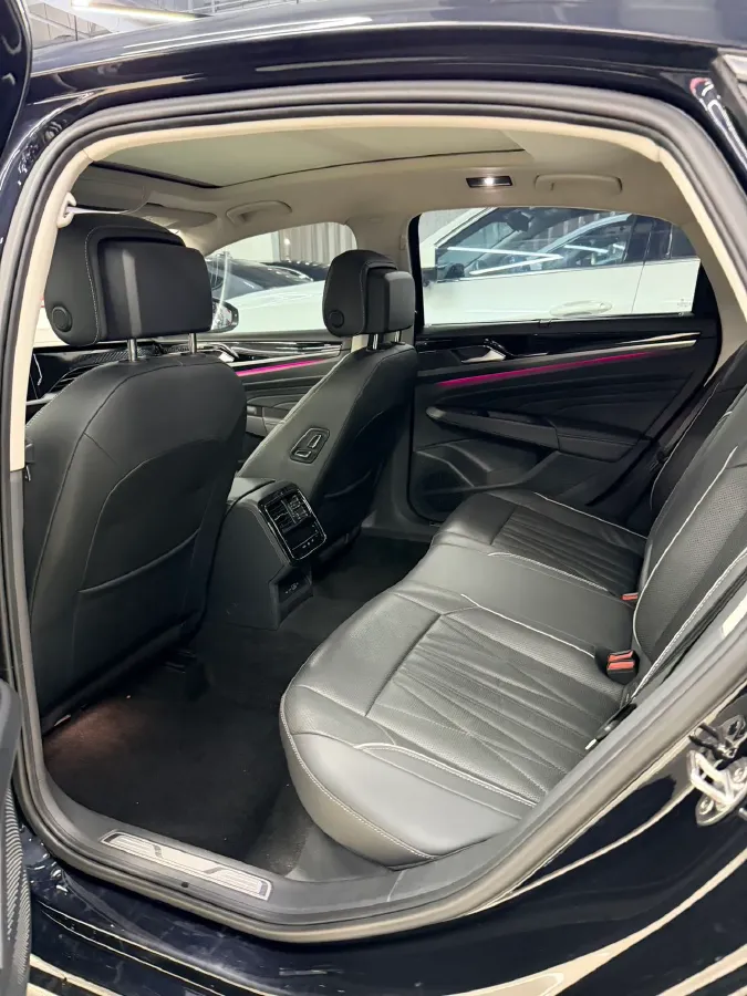 2022 Xpeng P7 BEV 60.2KWH,autocango,china used car exporter,china ev exporter,chinese used car exporter,chinese used ev exporter