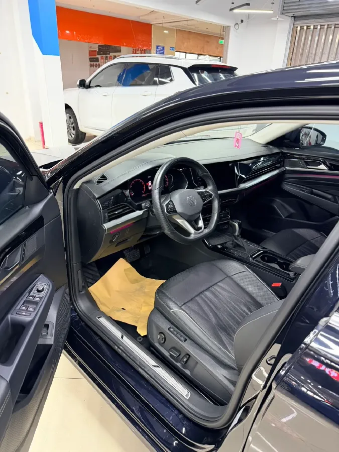 2022 Xpeng P7 BEV 60.2KWH,autocango,china used car exporter,china ev exporter,chinese used car exporter,chinese used ev exporter