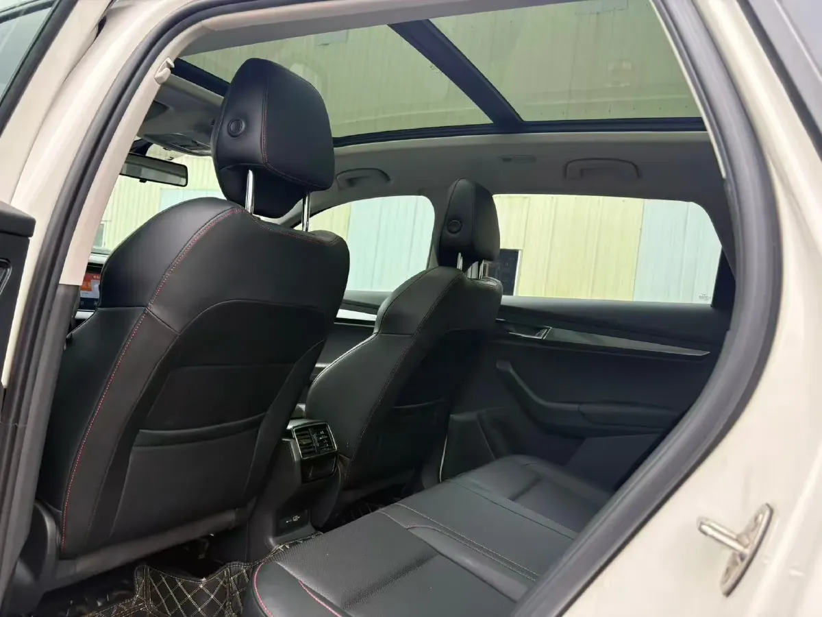 2021 Skoda Karoq 1.4T 150HP L4 7DCT,autocango,china used car exporter,china ev exporter,chinese used car exporter,chinese used ev exporter