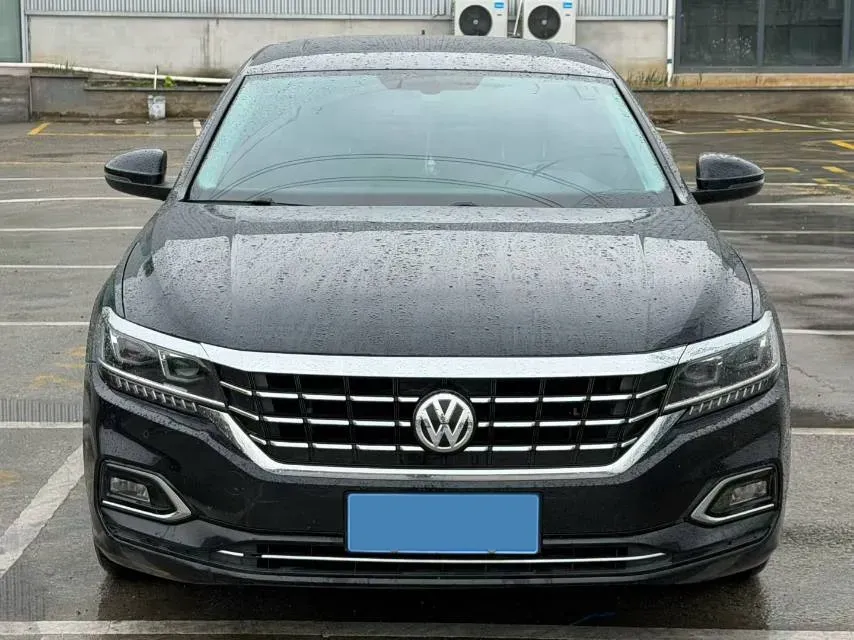 2020 Volkswagen Passat 2.0T 186HP L4 7DCT,autocango,china used car exporter,china ev exporter,chinese used car exporter,chinese used ev exporter