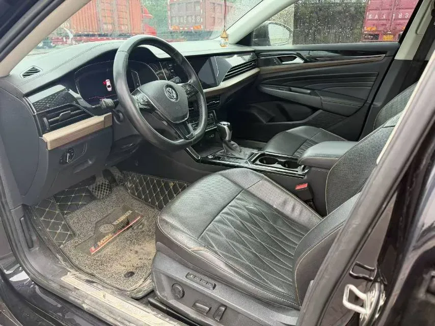 2020 Volkswagen Passat 2.0T 186HP L4 7DCT,autocango,china used car exporter,china ev exporter,chinese used car exporter,chinese used ev exporter