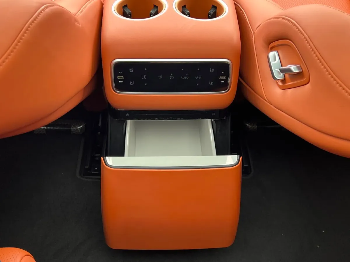 2024 Li L9 Range Extended 154HP REEV 52.3KWH,autocango,china used car exporter,china ev exporter,chinese used car exporter,chinese used ev exporter