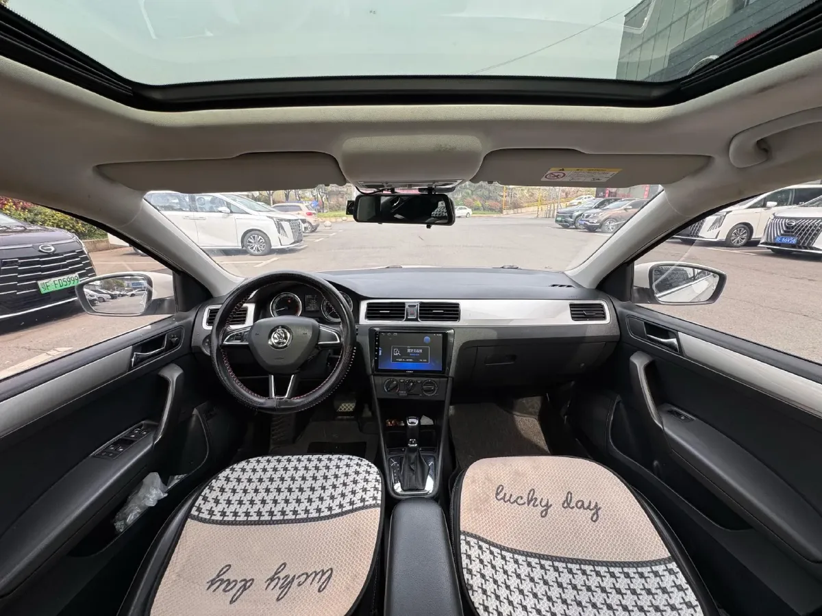 2019 SWM G01 1.5T 156HP L4 6AT,autocango,china used car exporter,china ev exporter,chinese used car exporter,chinese used ev exporter