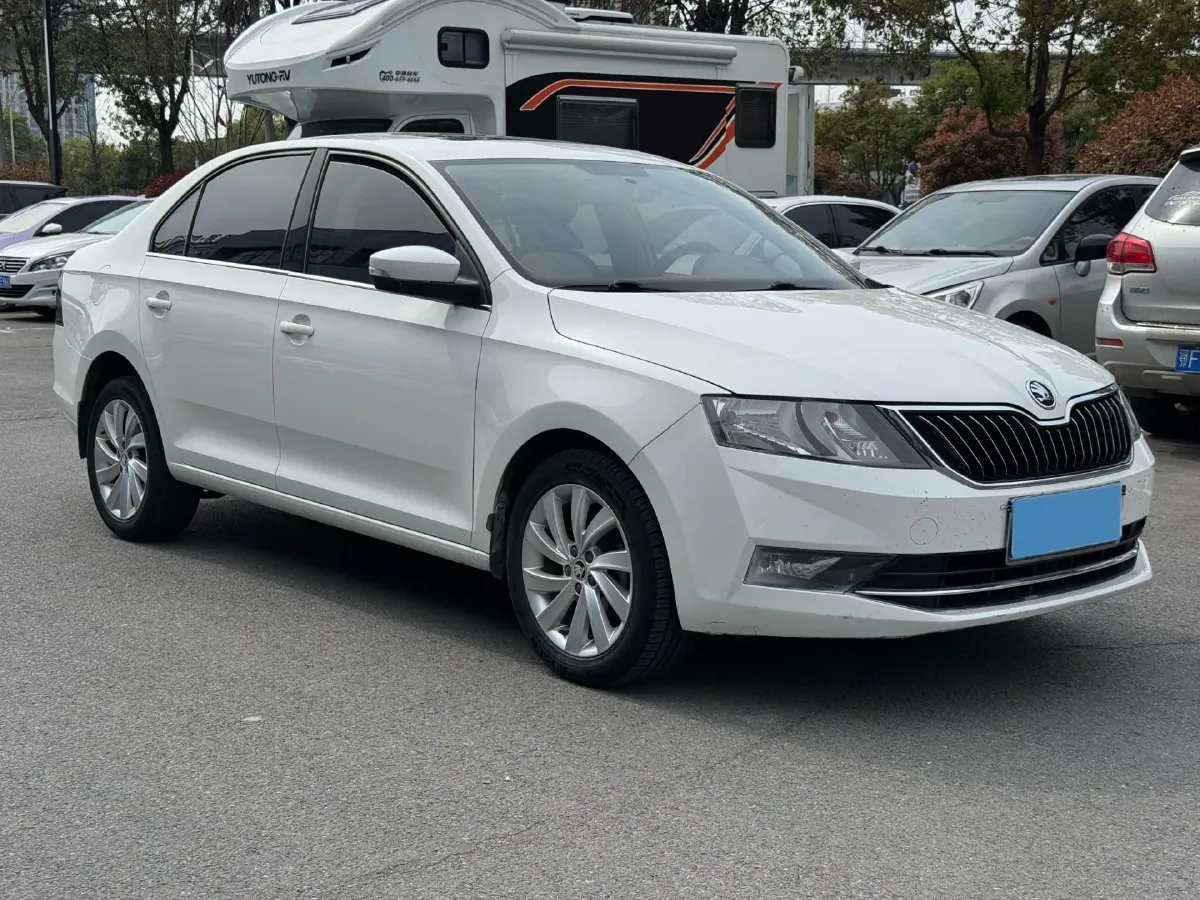 2019 SWM G01 1.5T 156HP L4 6AT,autocango,china used car exporter,china ev exporter,chinese used car exporter,chinese used ev exporter