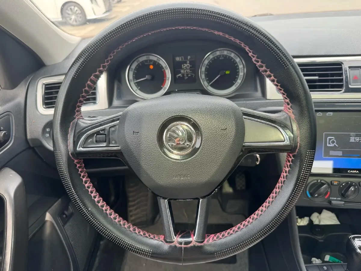 2019 SWM G01 1.5T 156HP L4 6AT,autocango,china used car exporter,china ev exporter,chinese used car exporter,chinese used ev exporter