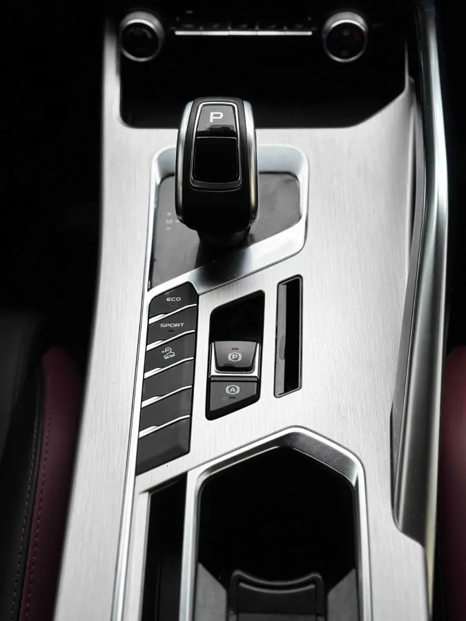 2021 Geely Coolray 1.4T 141HP L4 6DCT,autocango,china used car exporter,china ev exporter,chinese used car exporter,chinese used ev exporter