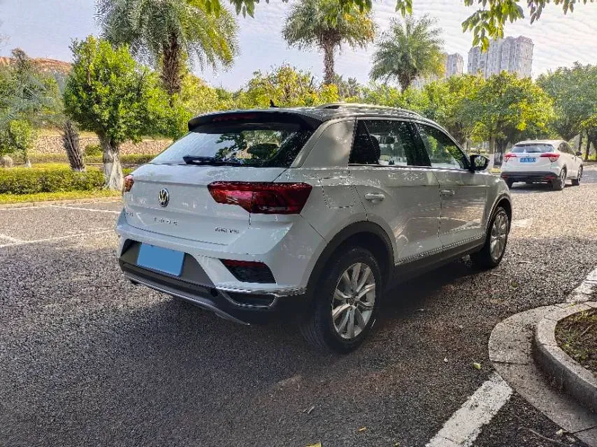 2020 Volkswagen T-Roc 1.4T 150HP L4 7DCT,autocango,china used car exporter,china ev exporter,chinese used car exporter,chinese used ev exporter