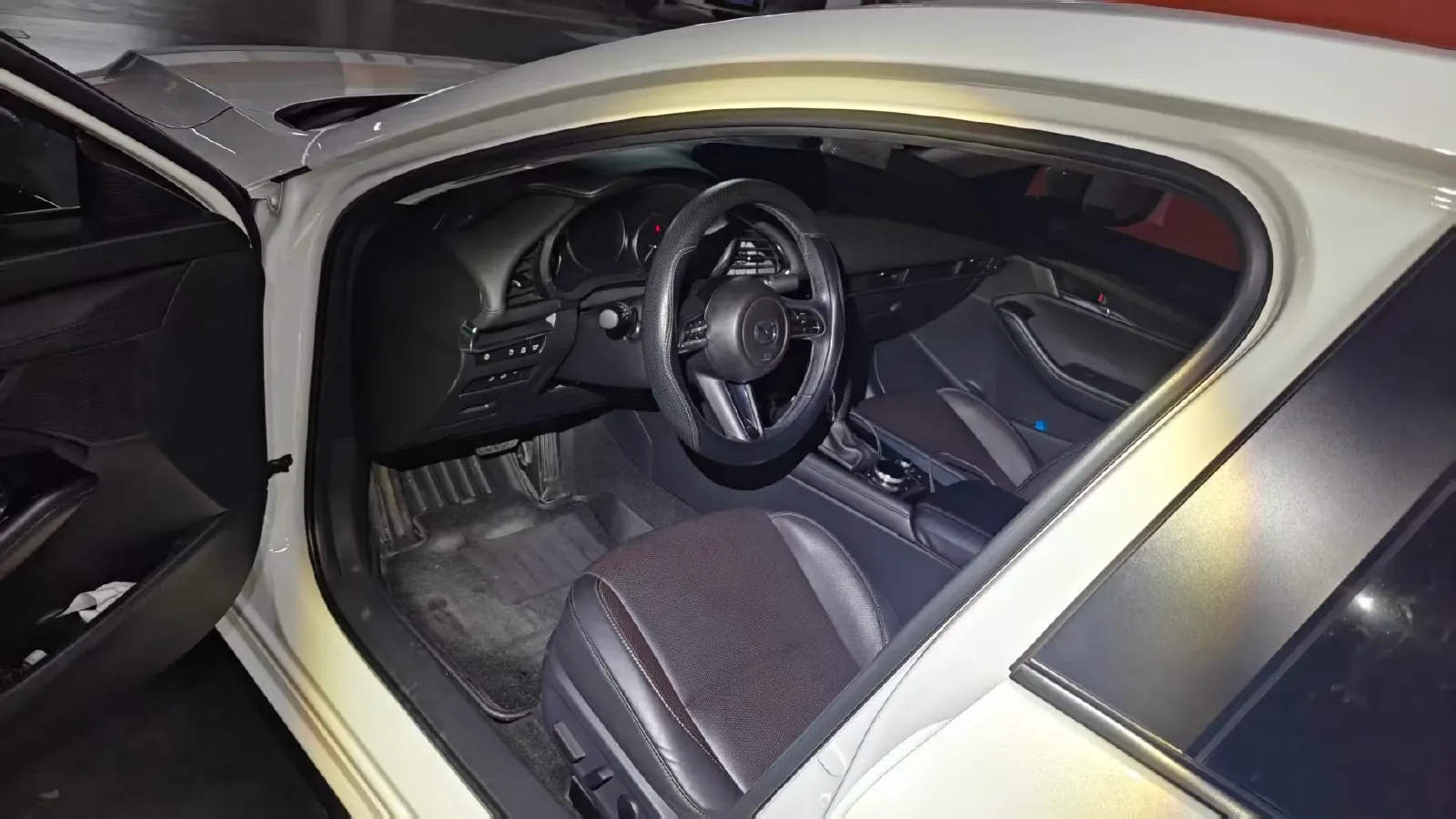 2022 Mazda 3 Axela 2.0L 158HP L4 6AT,autocango,china used car exporter,china ev exporter,chinese used car exporter,chinese used ev exporter