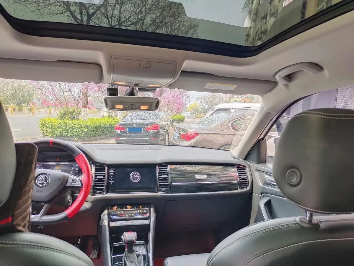 2020 Skoda Kodiak 2.0T 186HP L4 7DCT,autocango,china used car exporter,china ev exporter,chinese used car exporter,chinese used ev exporter