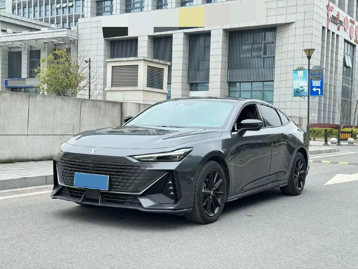 2024 ChangAn UNI-V 1.5T 188HP L4 7DCT,autocango,china used car exporter,china ev exporter,chinese used car exporter,chinese used ev exporter