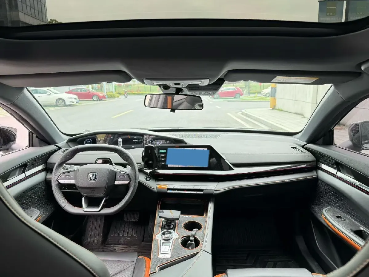 2024 ChangAn UNI-V 1.5T 188HP L4 7DCT,autocango,china used car exporter,china ev exporter,chinese used car exporter,chinese used ev exporter