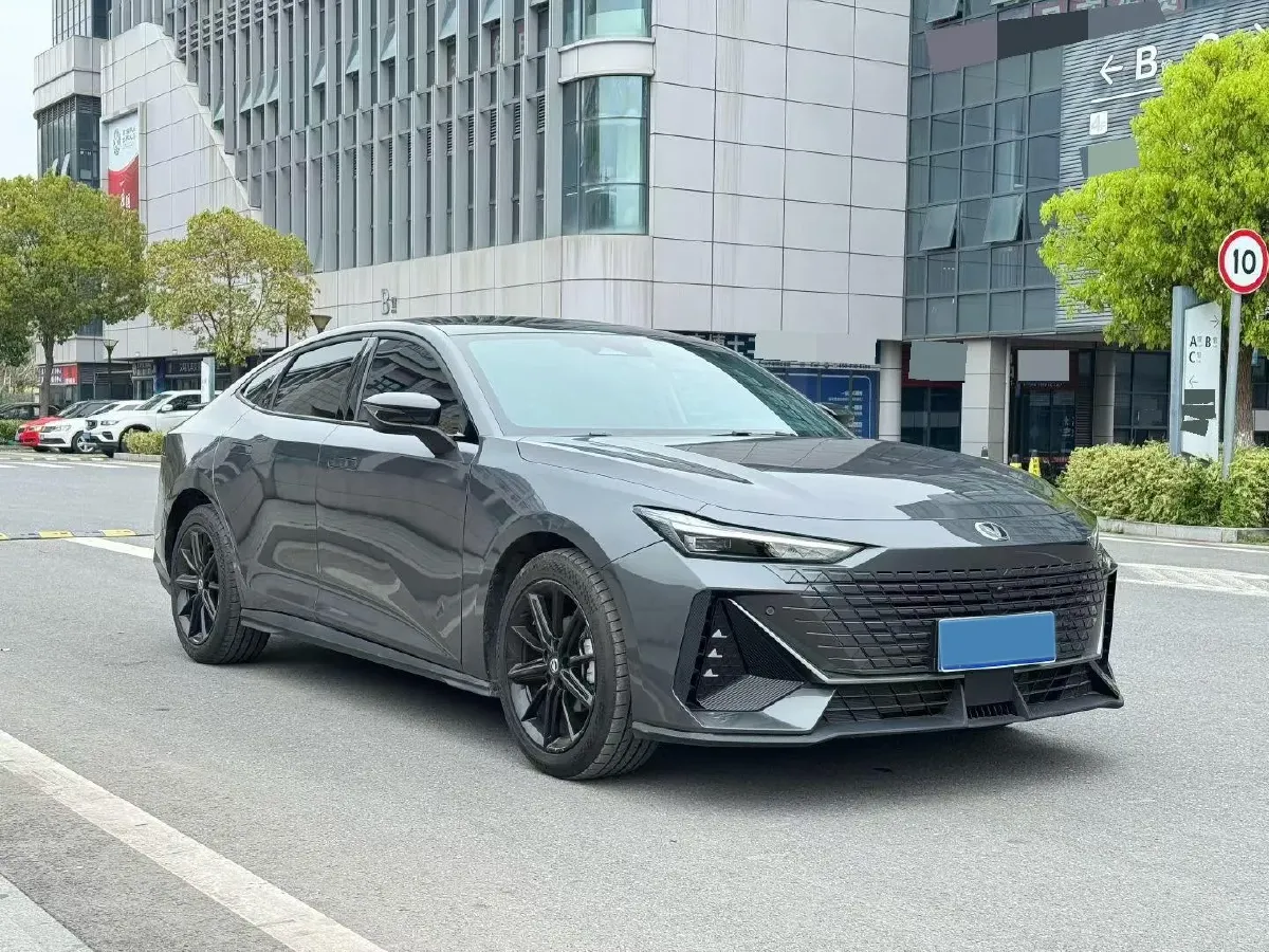 2024 ChangAn UNI-V 1.5T 188HP L4 7DCT,autocango,china used car exporter,china ev exporter,chinese used car exporter,chinese used ev exporter