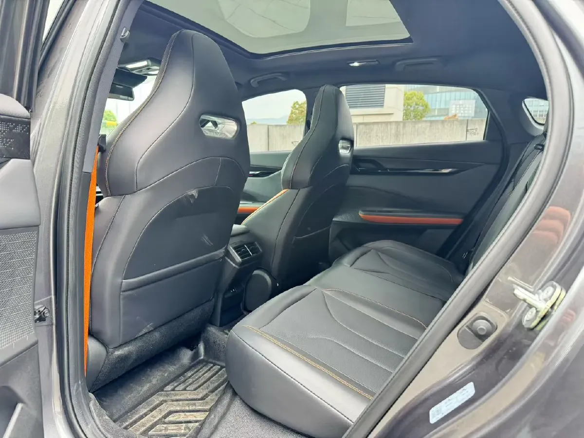 2024 ChangAn UNI-V 1.5T 188HP L4 7DCT,autocango,china used car exporter,china ev exporter,chinese used car exporter,chinese used ev exporter