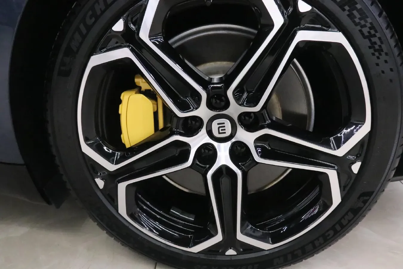 2024 MI SU7 BEV 101KWH,autocango,china used car exporter,china ev exporter,chinese used car exporter,chinese used ev exporter