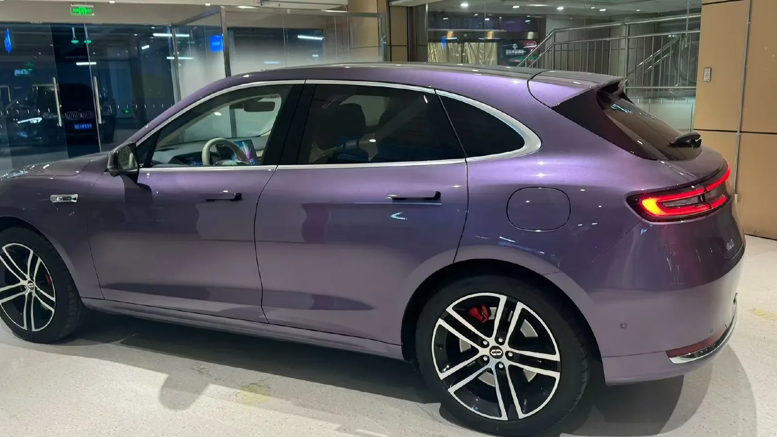 2025 AITO AITO M5 1.5T 152HP L4 REEV 42KWH,autocango,china used car exporter,china ev exporter,chinese used car exporter,chinese used ev exporter