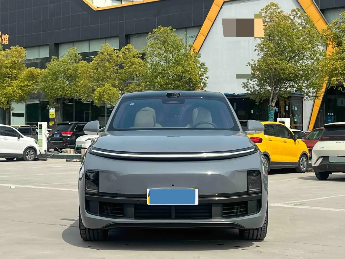 2025 Li L8 Range Extended 154HP REEV,autocango,china used car exporter,china ev exporter,chinese used car exporter,chinese used ev exporter