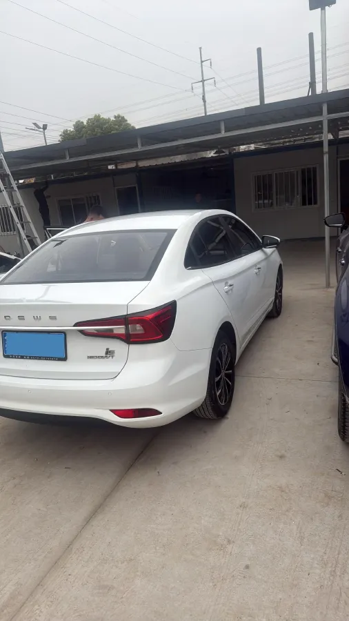 2020 Roewe i5 1.5L 120HP L4 CVT,autocango,china used car exporter,china ev exporter,chinese used car exporter,chinese used ev exporter