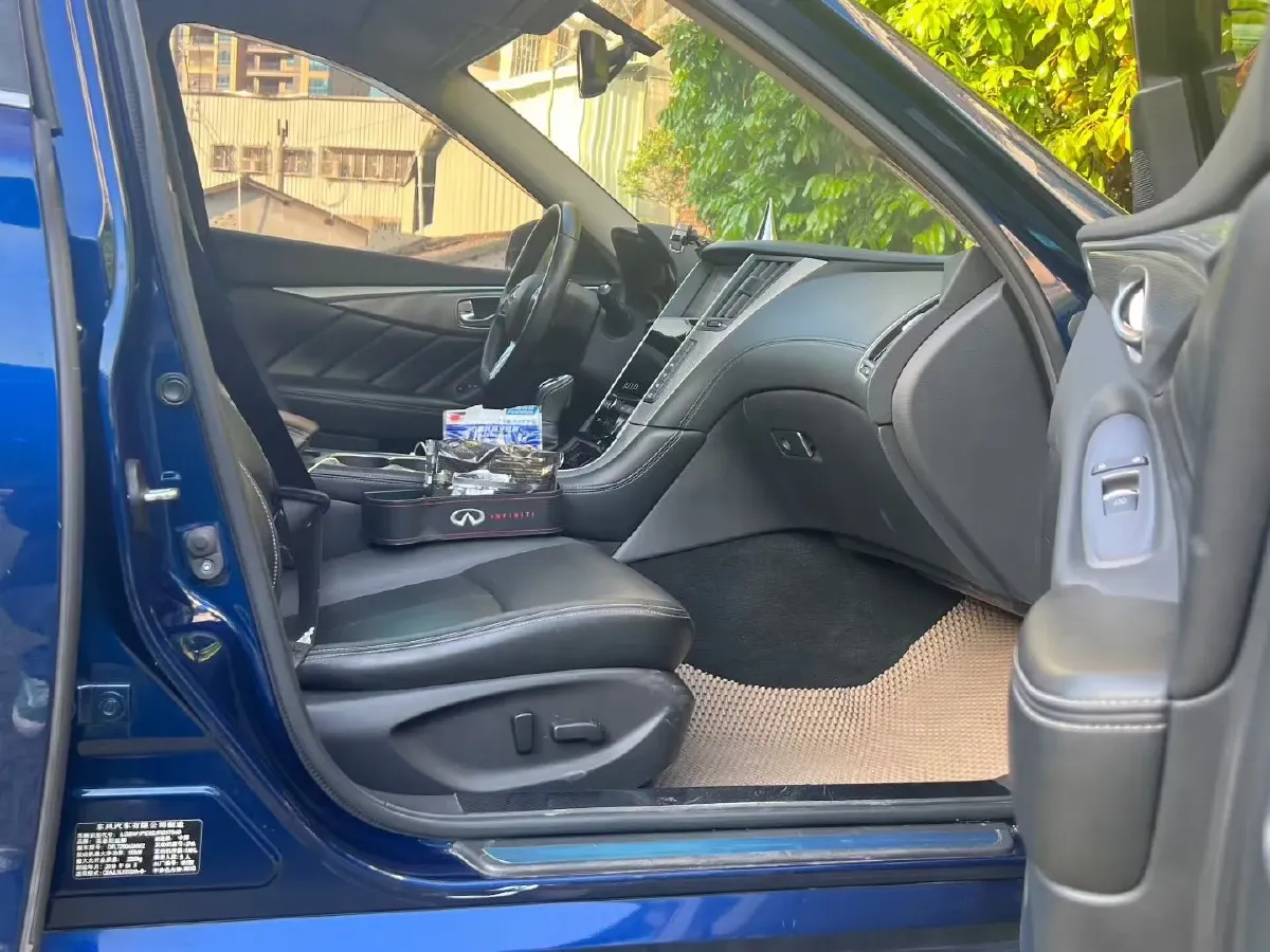 2018 Jeep Grand Commander 2.0T 265HP L4 9AT,autocango,china used car exporter,china ev exporter,chinese used car exporter,chinese used ev exporter