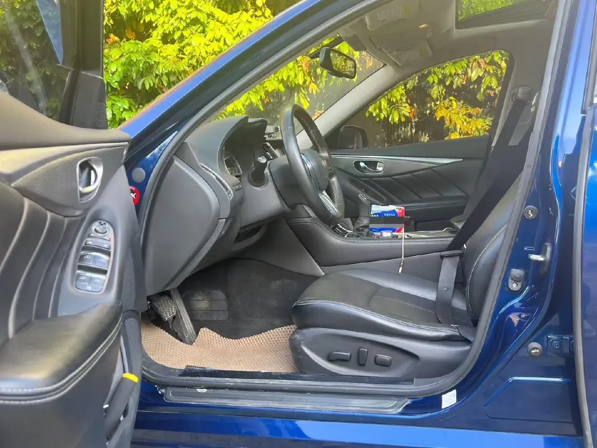 2018 Jeep Grand Commander 2.0T 265HP L4 9AT,autocango,china used car exporter,china ev exporter,chinese used car exporter,chinese used ev exporter