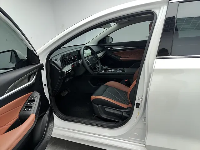 2023 ChangAn Eado 1.4T 160HP L4 7DCT,autocango,china used car exporter,china ev exporter,chinese used car exporter,chinese used ev exporter