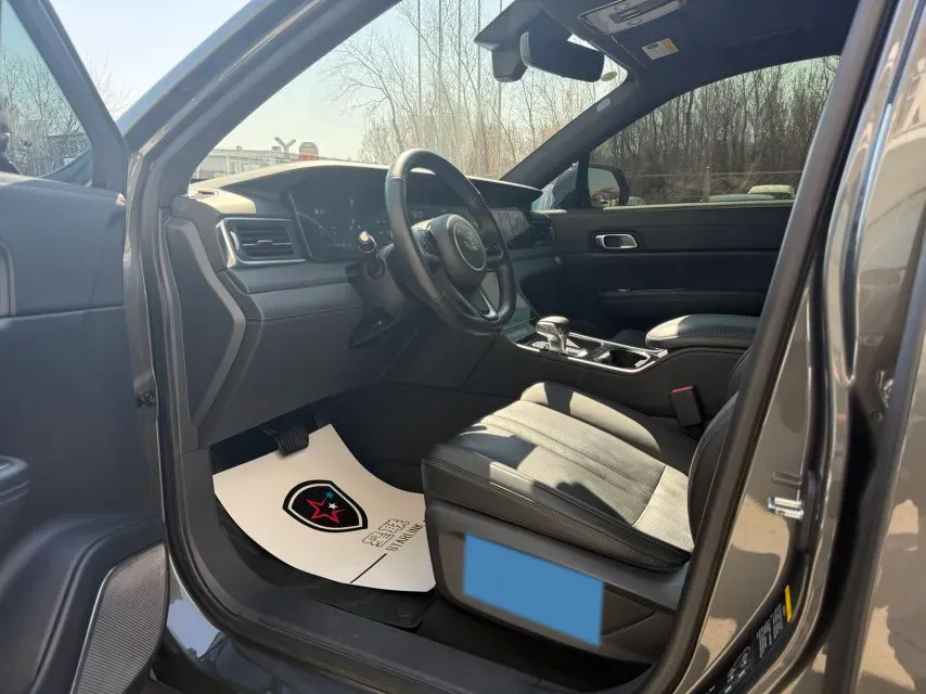 2020 Li ONE Range Extended 131HP REEV 40.5KWH,autocango,china used car exporter,china ev exporter,chinese used car exporter,chinese used ev exporter