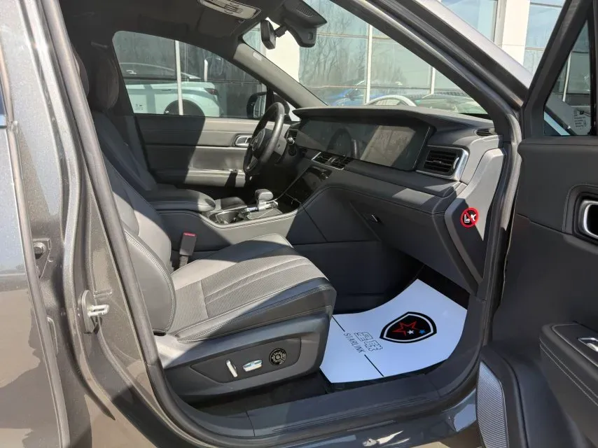 2020 Li ONE Range Extended 131HP REEV 40.5KWH,autocango,china used car exporter,china ev exporter,chinese used car exporter,chinese used ev exporter