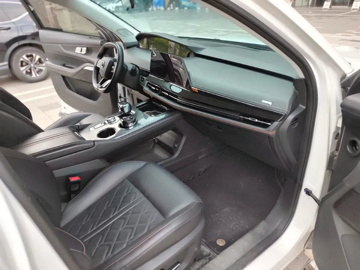 2021 ChangAn UNI-K 2.0T 233HP L4 8AT,autocango,china used car exporter,china ev exporter,chinese used car exporter,chinese used ev exporter