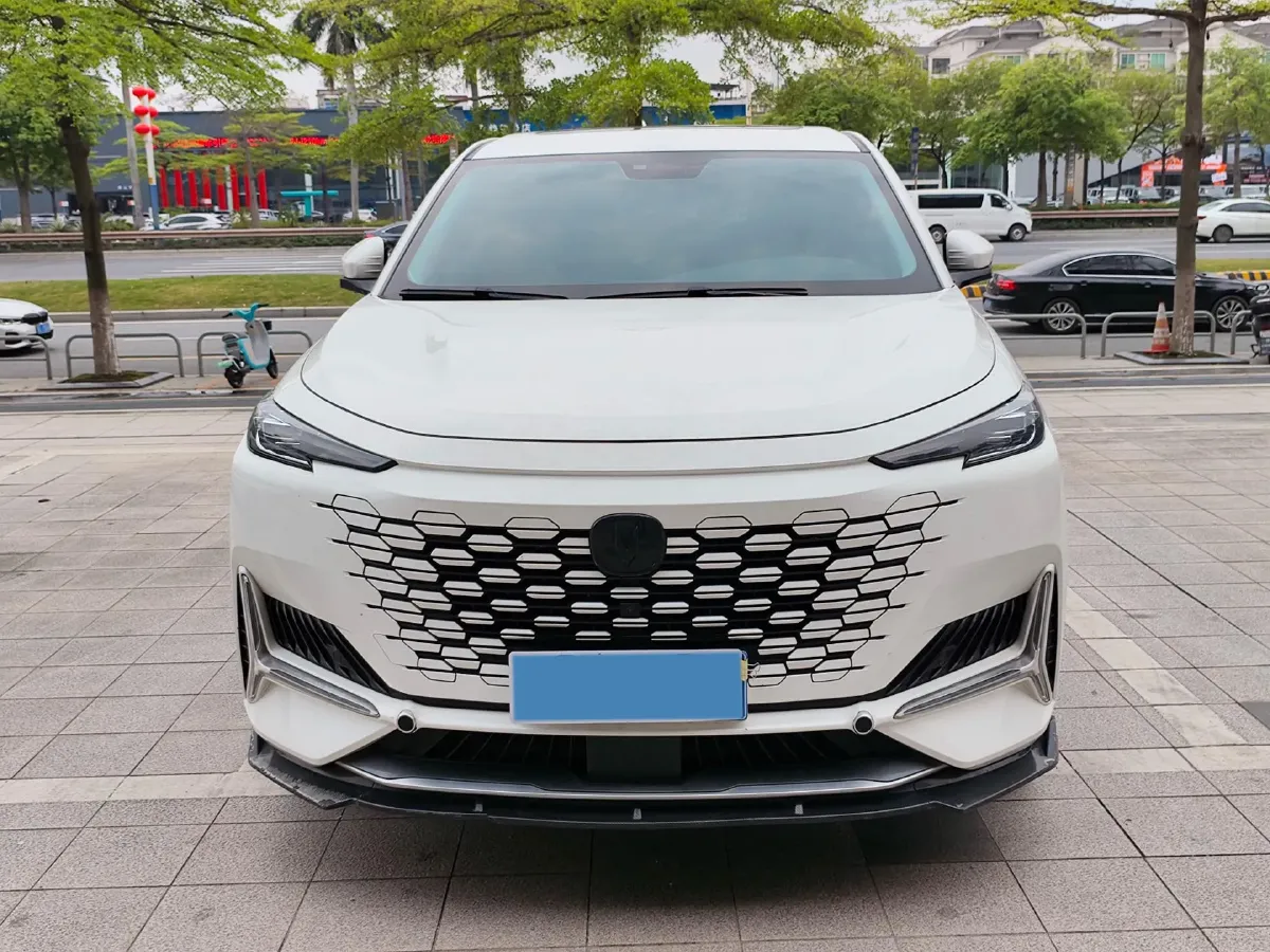 2021 ChangAn UNI-K 2.0T 233HP L4 8AT,autocango,china used car exporter,china ev exporter,chinese used car exporter,chinese used ev exporter