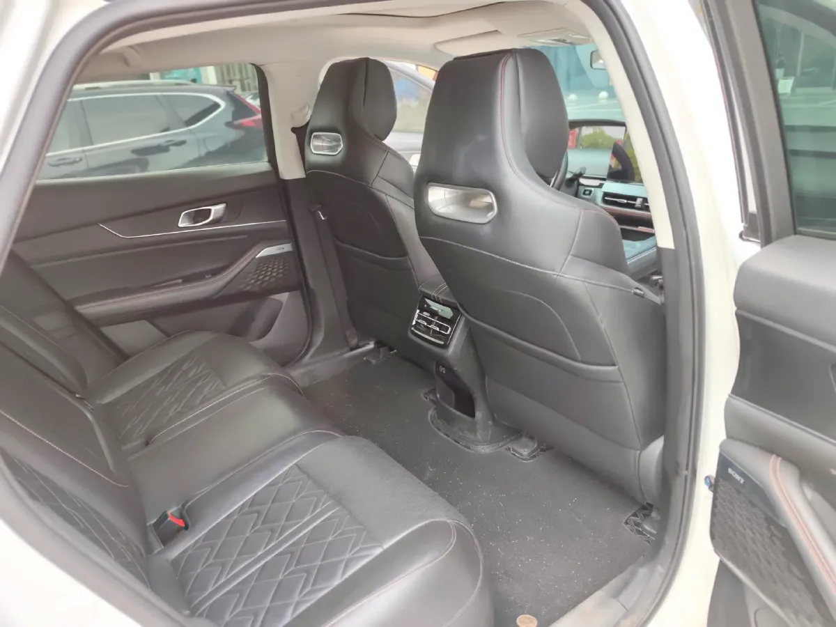 2021 ChangAn UNI-K 2.0T 233HP L4 8AT,autocango,china used car exporter,china ev exporter,chinese used car exporter,chinese used ev exporter