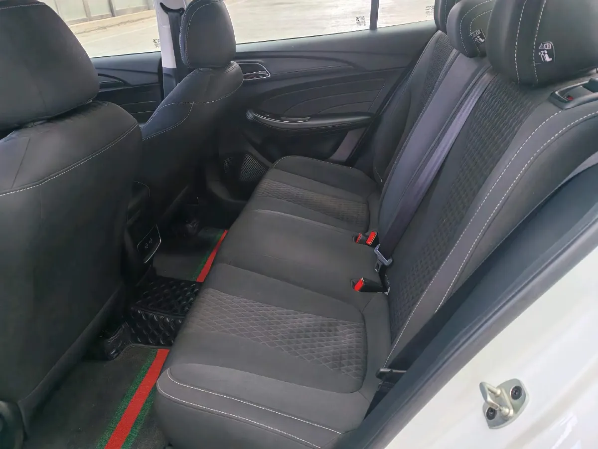 2020 Roewe i5 1.5L 120HP L4 CVT,autocango,china used car exporter,china ev exporter,chinese used car exporter,chinese used ev exporter