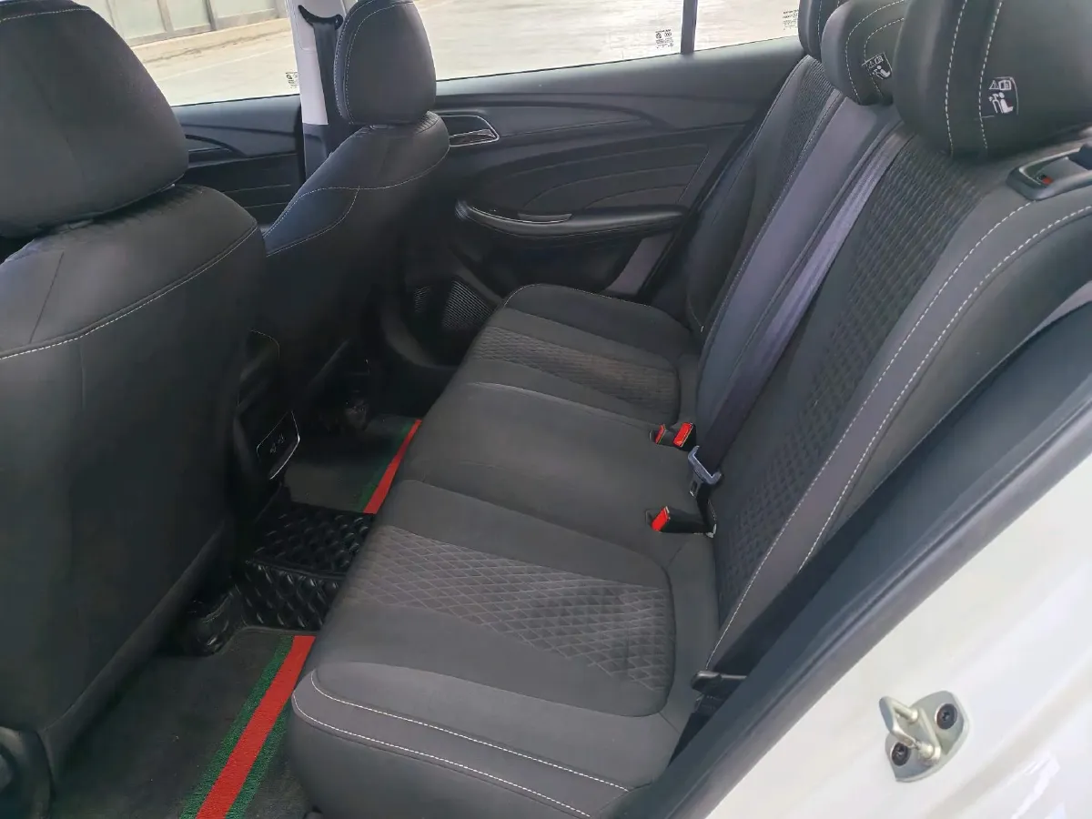 2020 Roewe i5 1.5L 120HP L4 CVT,autocango,china used car exporter,china ev exporter,chinese used car exporter,chinese used ev exporter