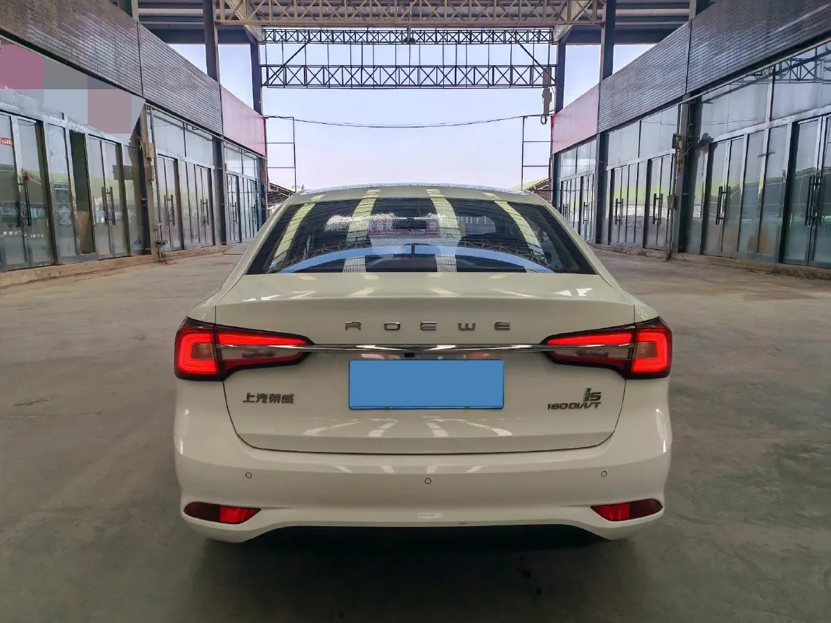 2020 Roewe i5 1.5L 120HP L4 CVT,autocango,china used car exporter,china ev exporter,chinese used car exporter,chinese used ev exporter