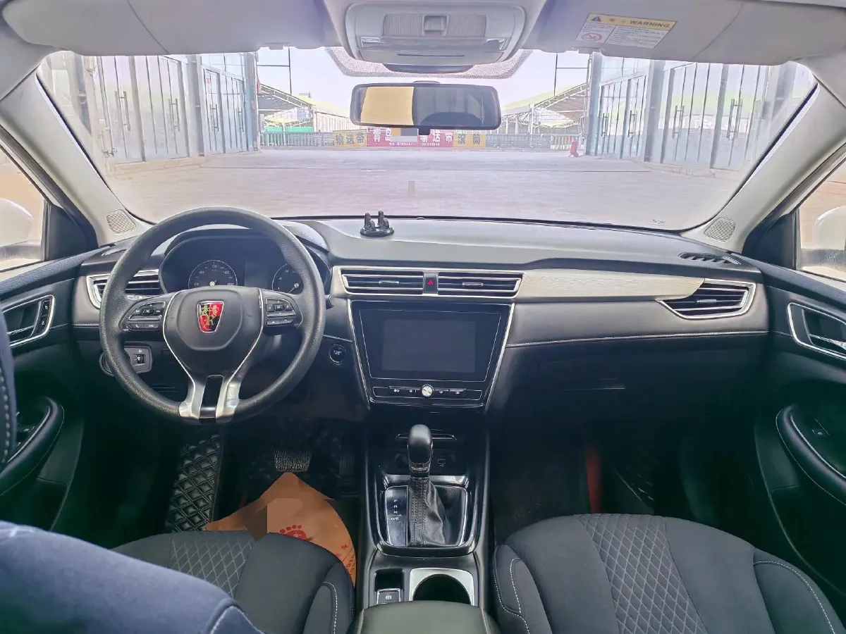 2020 Roewe i5 1.5L 120HP L4 CVT,autocango,china used car exporter,china ev exporter,chinese used car exporter,chinese used ev exporter