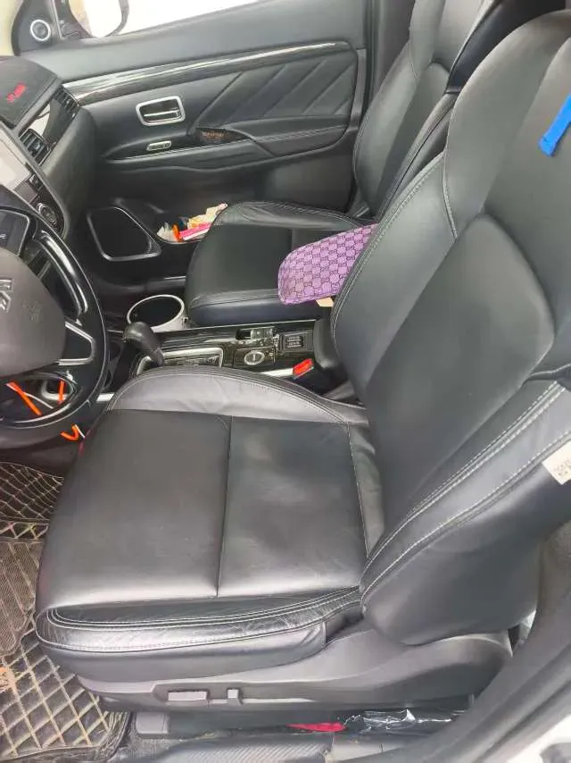 2019 Mitsubishi Outlander 2.4L 192HP L4 CVT,autocango,china used car exporter,china ev exporter,chinese used car exporter,chinese used ev exporter