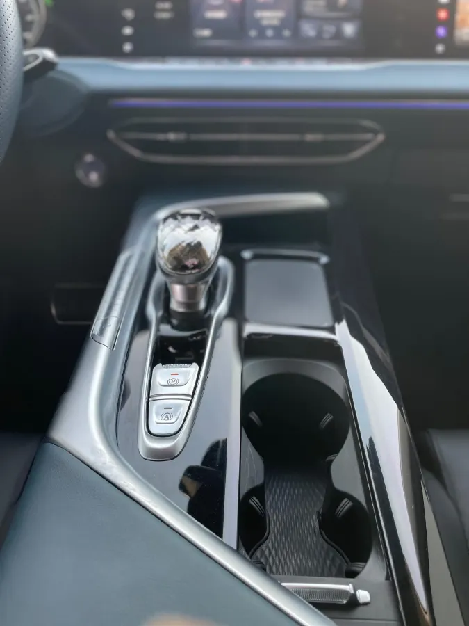 2021 Voyah FREE BEV 88KWH,autocango,china used car exporter,china ev exporter,chinese used car exporter,chinese used ev exporter