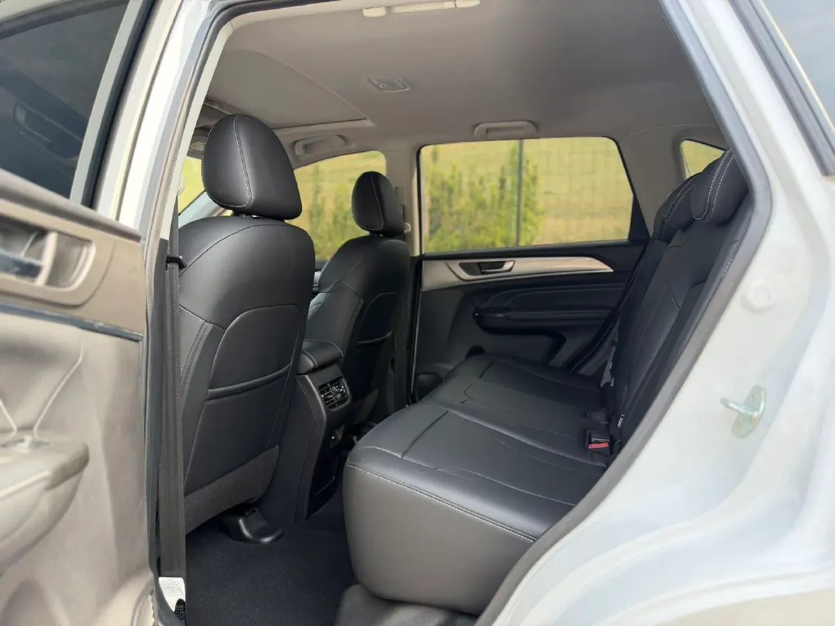 2021 Haval M6 1.5T 150HP L4 7DCT,autocango,china used car exporter,china ev exporter,chinese used car exporter,chinese used ev exporter