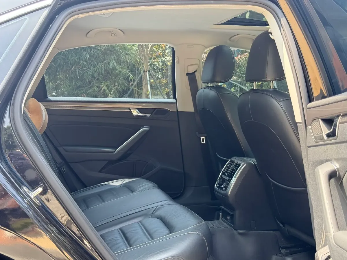 2017 Volkswagen Passat 1.8T 180HP L4 7DCT,autocango,china used car exporter,china ev exporter,chinese used car exporter,chinese used ev exporter