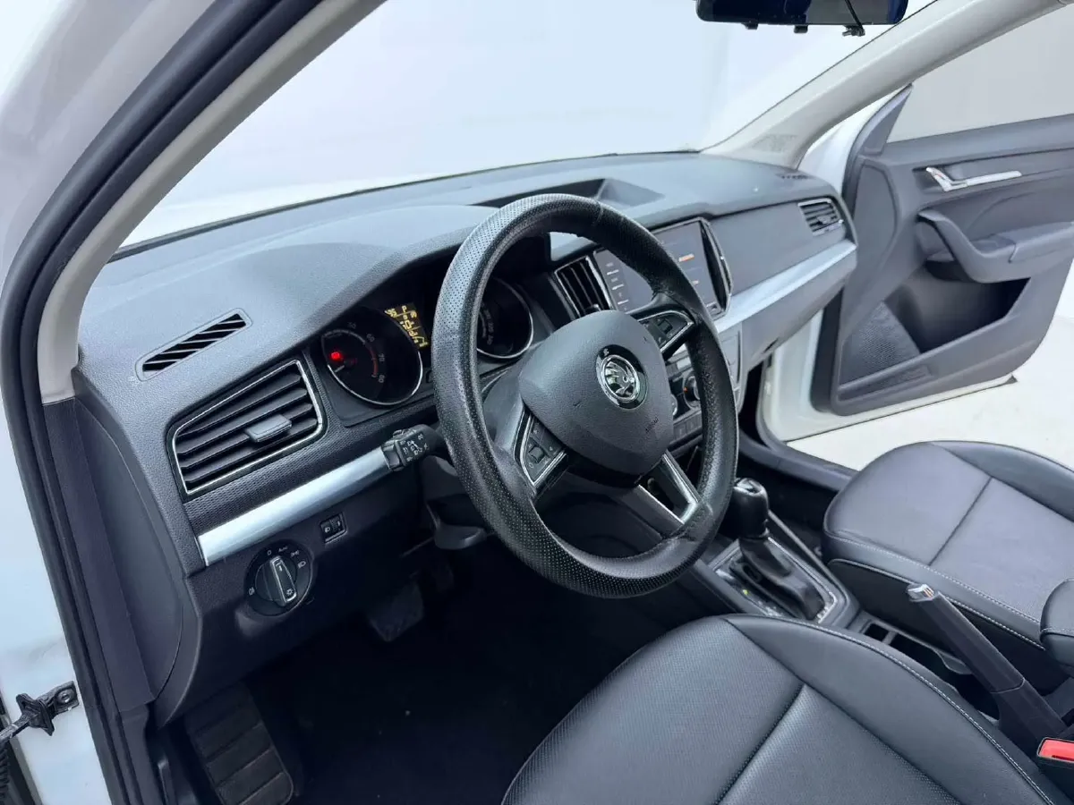 2022 Skoda Kamiq 1.5L 112HP L4 6AT,autocango,china used car exporter,china ev exporter,chinese used car exporter,chinese used ev exporter