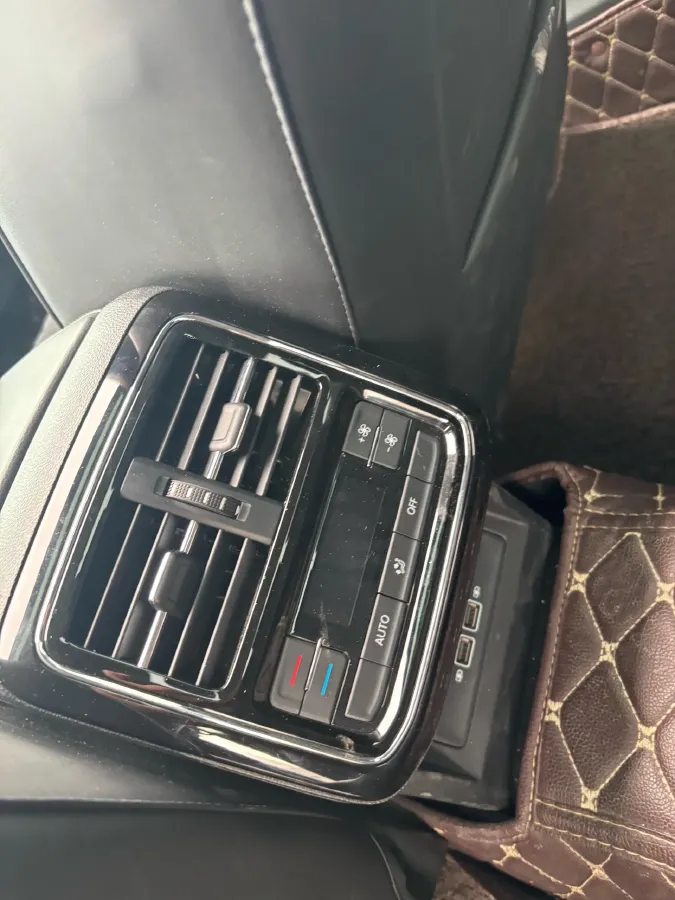 2020 Volkswagen Passat 2.0T 186HP L4 7DCT,autocango,china used car exporter,china ev exporter,chinese used car exporter,chinese used ev exporter