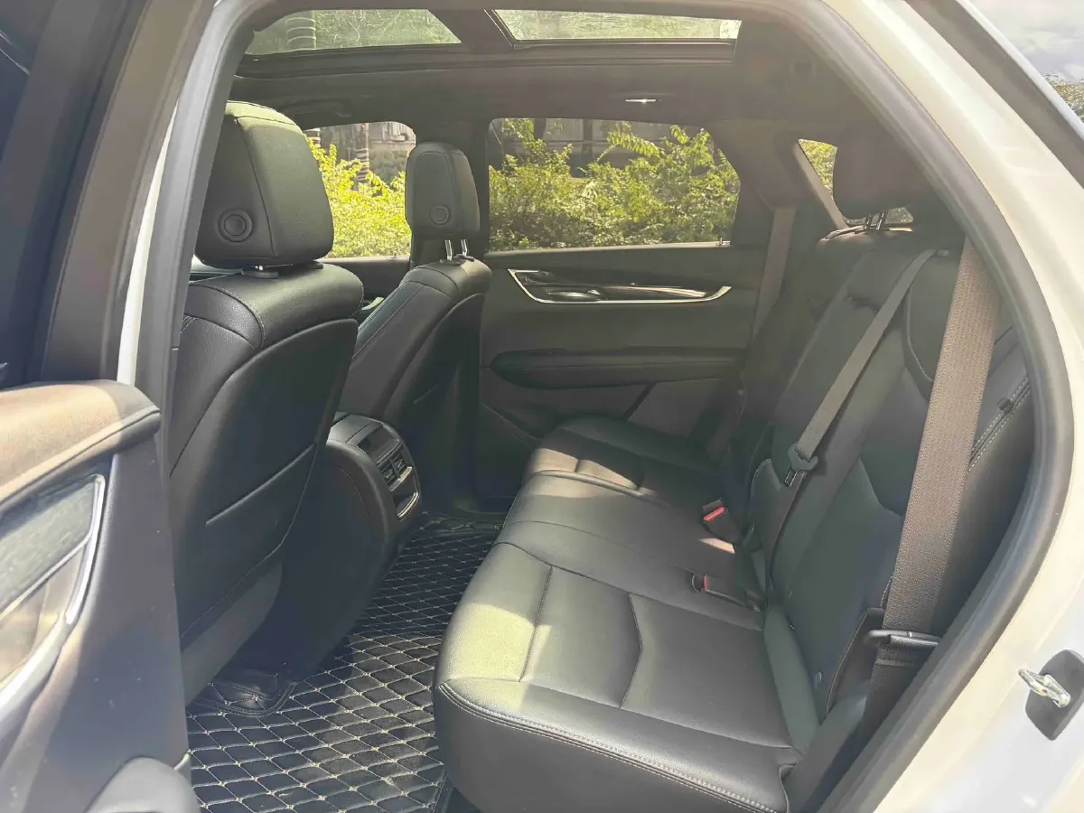 2022 Cadillac XT5 2.0T 237HP L4 9AT,autocango,china used car exporter,china ev exporter,chinese used car exporter,chinese used ev exporter