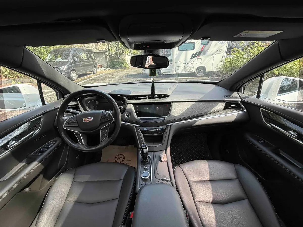 2022 Cadillac XT5 2.0T 237HP L4 9AT,autocango,china used car exporter,china ev exporter,chinese used car exporter,chinese used ev exporter