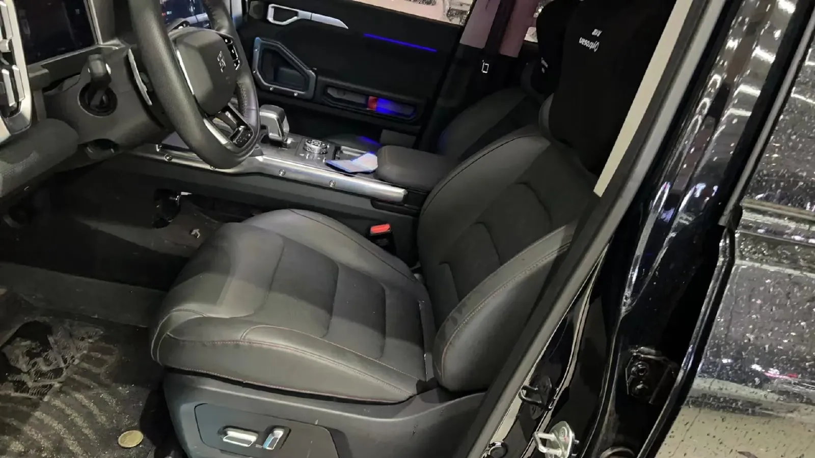 2023 Jetour Traveller 2.0T 254HP L4 7DCT,autocango,china used car exporter,china ev exporter,chinese used car exporter,chinese used ev exporter