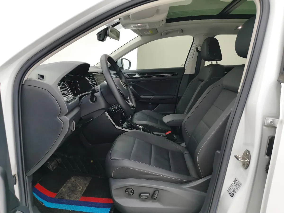 2022 Volkswagen T-Roc 1.4T 150HP L4 7DCT,autocango,china used car exporter,china ev exporter,chinese used car exporter,chinese used ev exporter