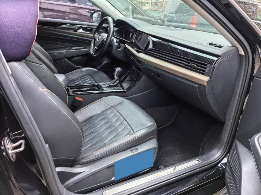 2021 Volkswagen Passat 2.0T 220HP L4 7DCT,autocango,china used car exporter,china ev exporter,chinese used car exporter,chinese used ev exporter