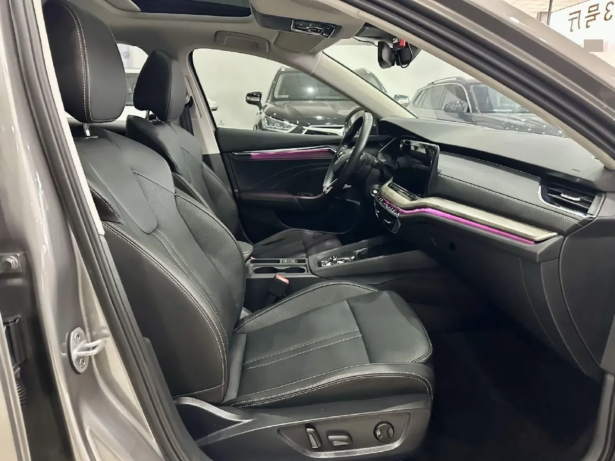 2022 Skoda Octavia 1.4T 150HP L4 7DCT,autocango,china used car exporter,china ev exporter,chinese used car exporter,chinese used ev exporter